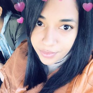 Meet your Posher, Carla